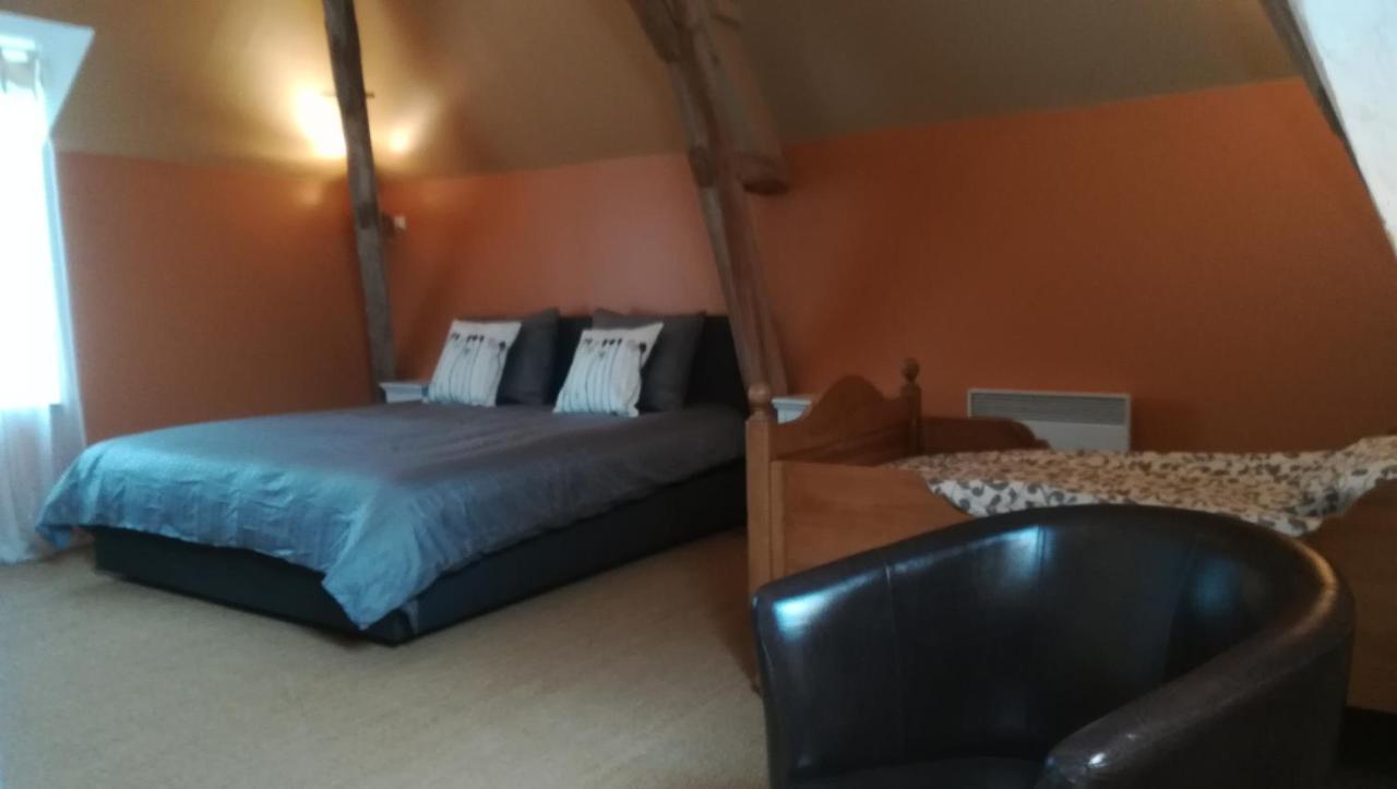 Gite Et Chambres D'Hotes Le Chene Billault Pouant Bagian luar foto
