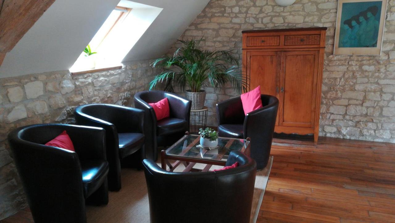 Gite Et Chambres D'Hotes Le Chene Billault Pouant Bagian luar foto