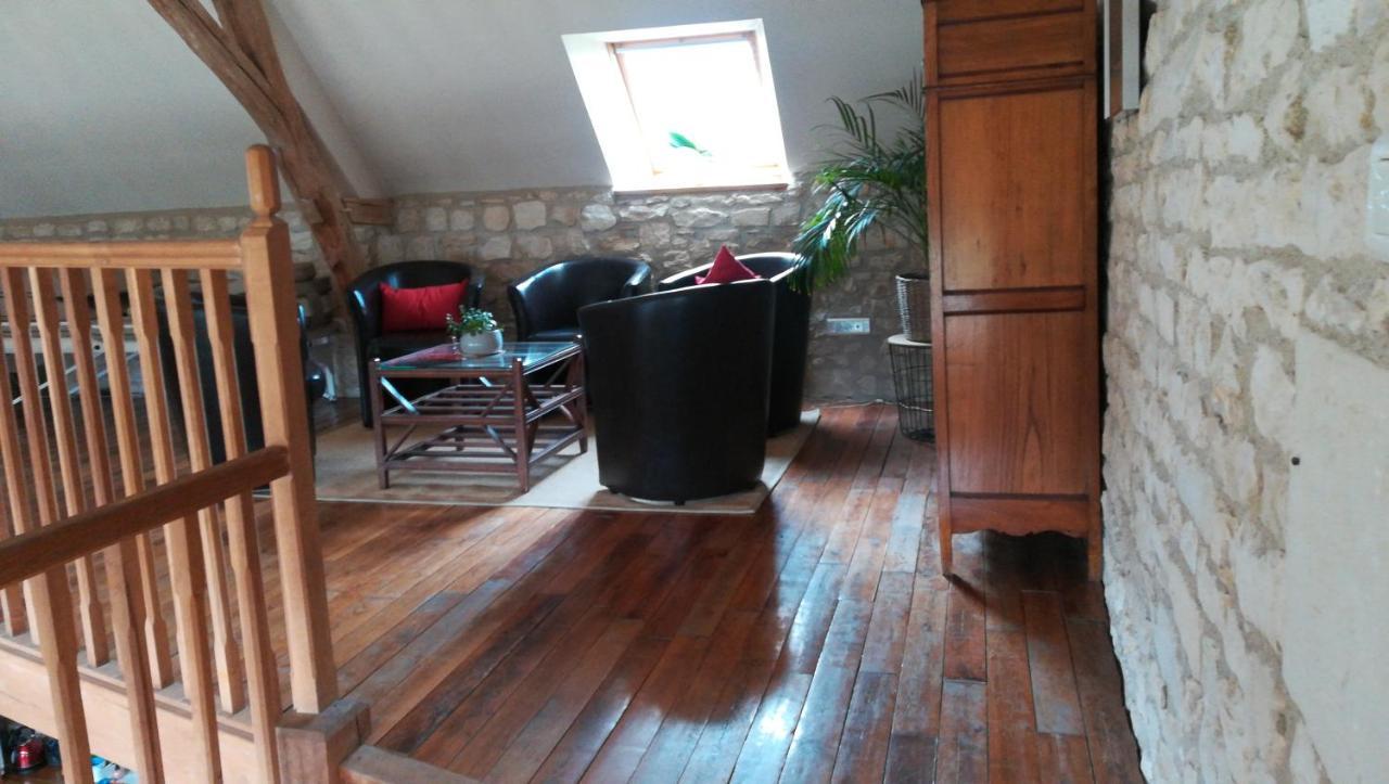 Gite Et Chambres D'Hotes Le Chene Billault Pouant Bagian luar foto