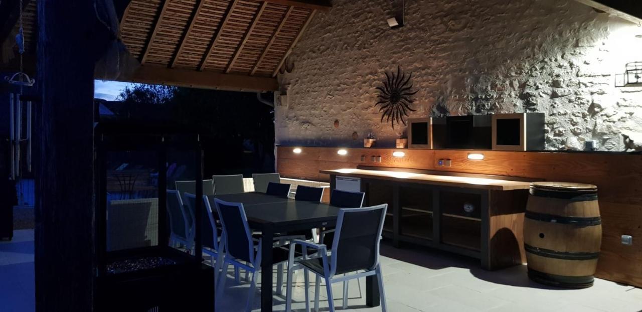 Gite Et Chambres D'Hotes Le Chene Billault Pouant Bagian luar foto