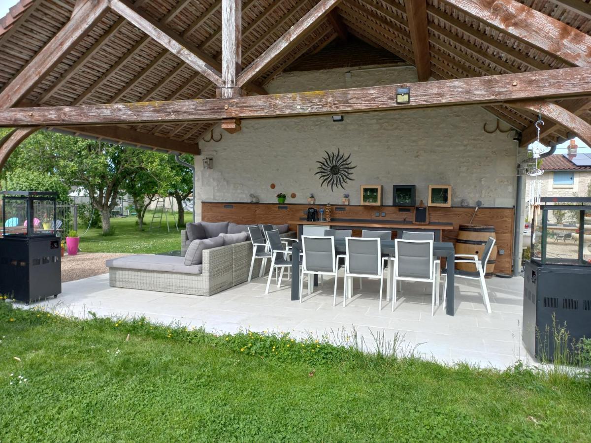 Gite Et Chambres D'Hotes Le Chene Billault Pouant Bagian luar foto