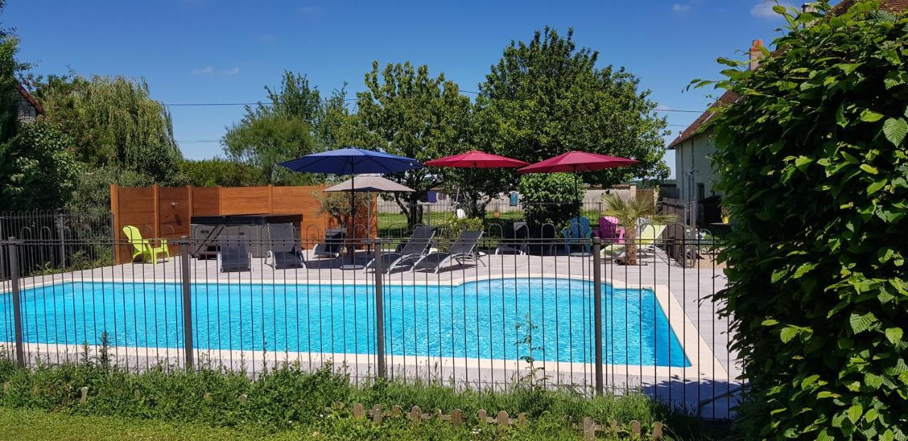 Gite Et Chambres D'Hotes Le Chene Billault Pouant Bagian luar foto