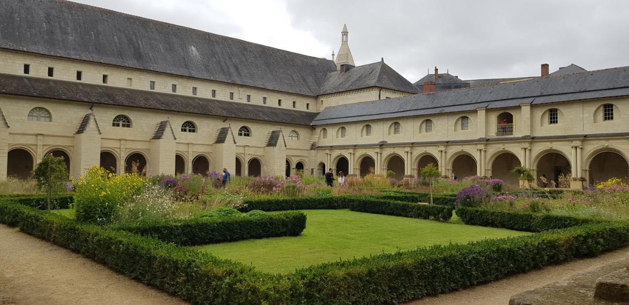 Gite Et Chambres D'Hotes Le Chene Billault Pouant Bagian luar foto